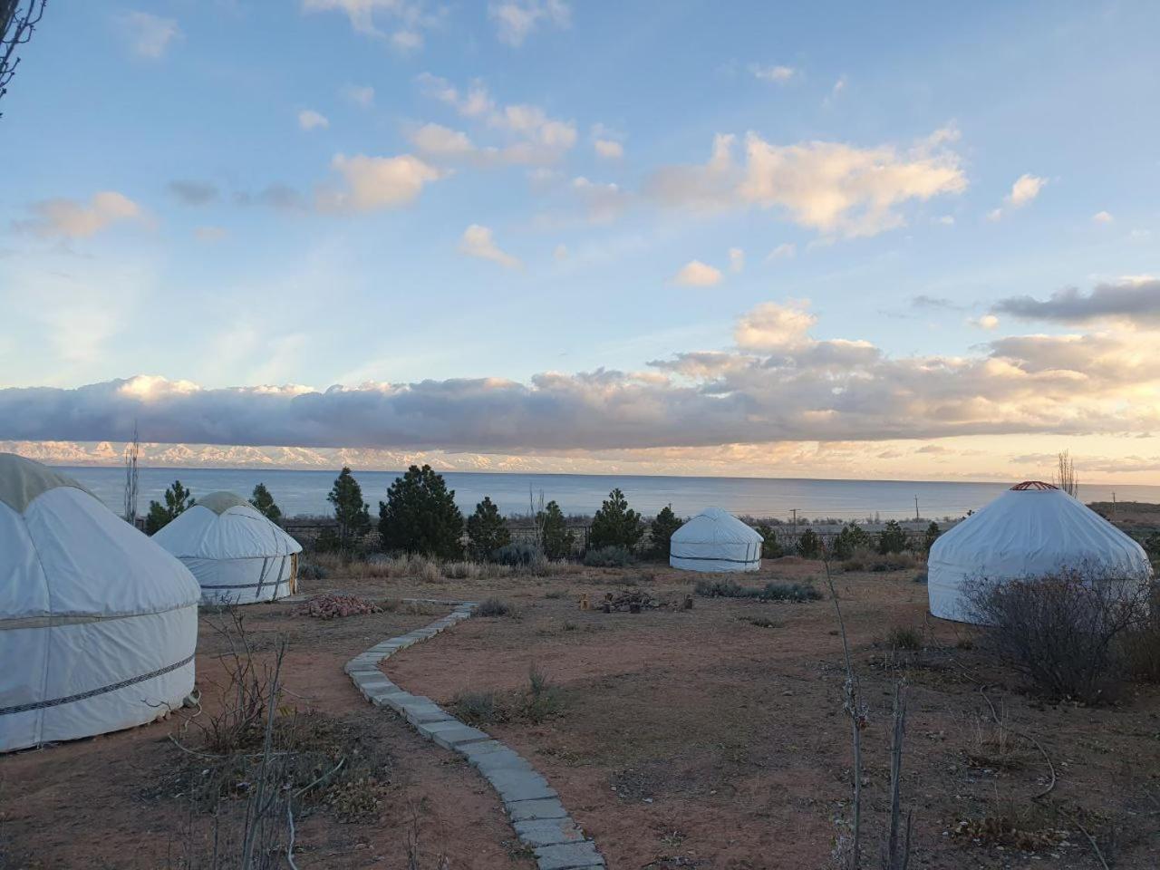 Bed and Breakfast Agat Yurt Camp Каджи-Сай Экстерьер фото